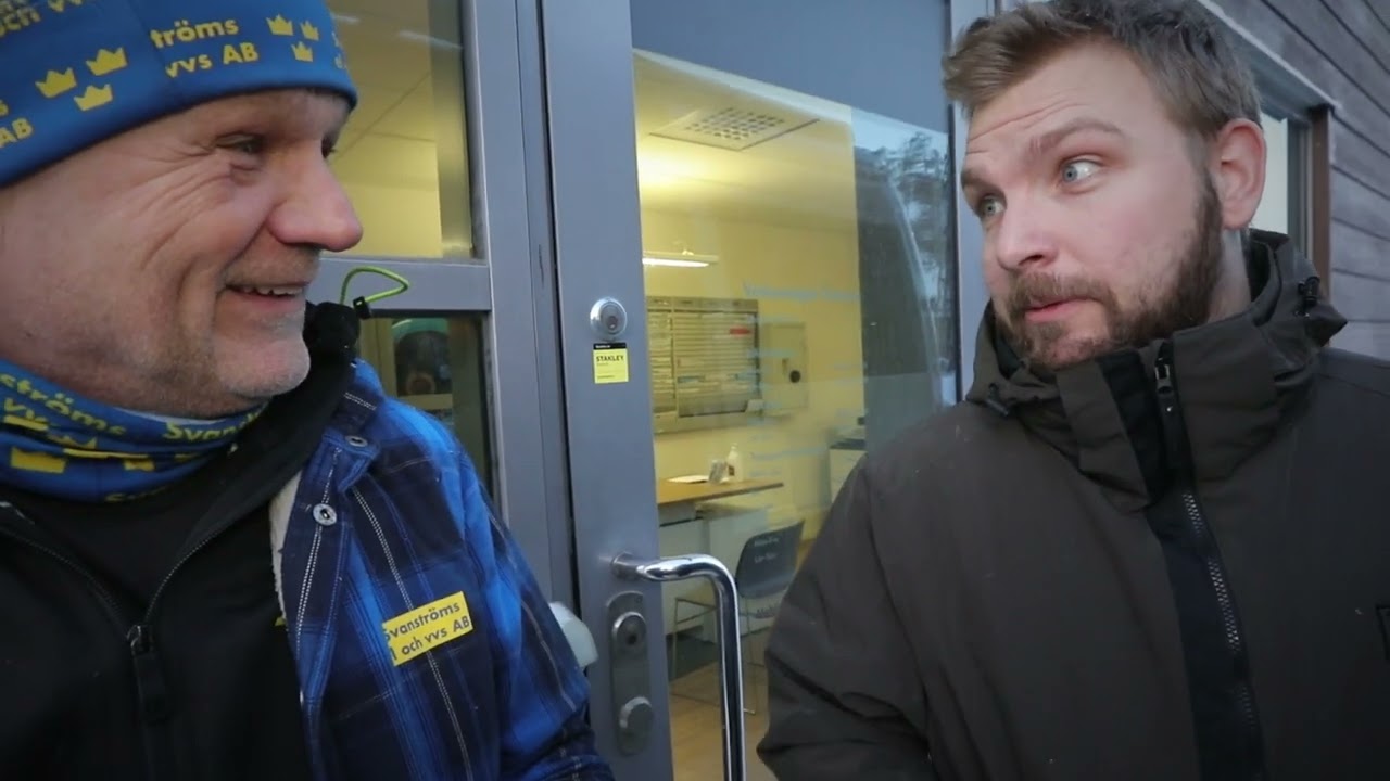 Paj axel, varma spottar, nya kollegor