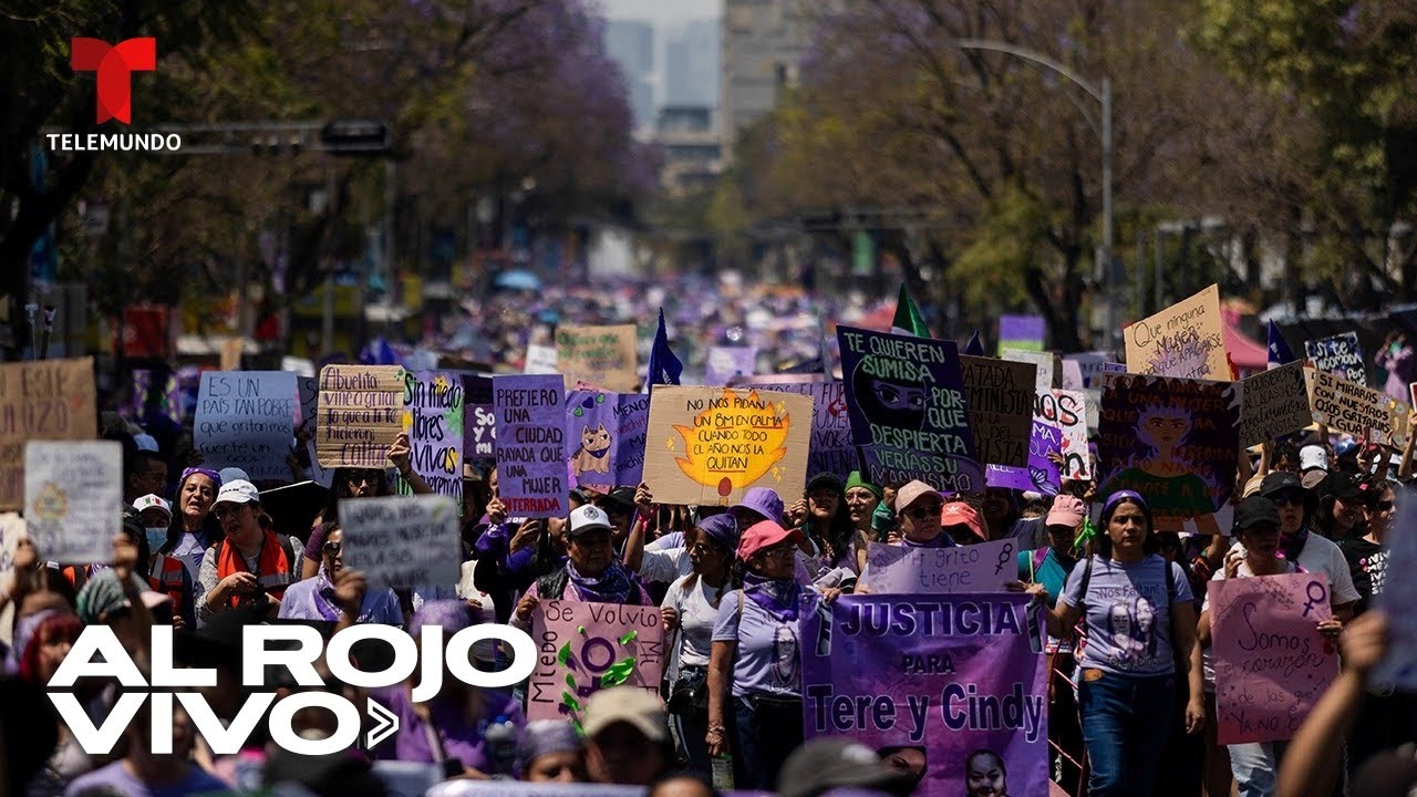 Mujeres marchan en Ciudad de México por el Día Internacional de la Mujer