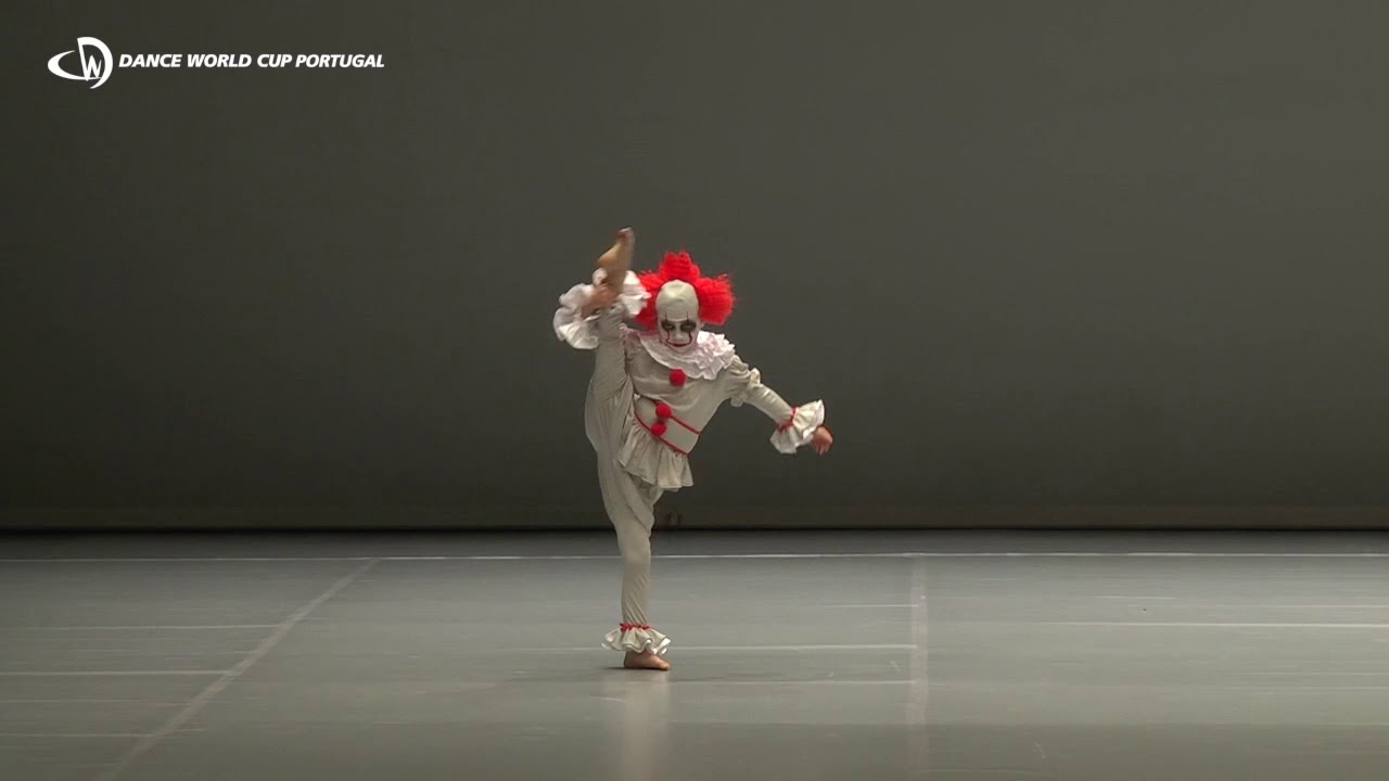 AM DANCE STUDIO / MARTIM AMORIM