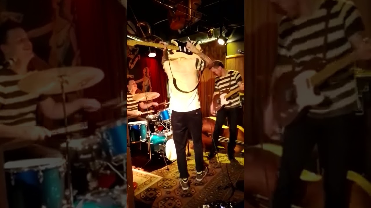The Domestic Bumblebees - Straighten Up Baby (Live at Stampen, Stockholm)