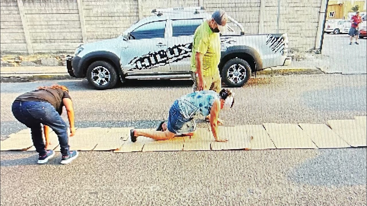 OMG  penitencias en la calle de la amargura de san salvador