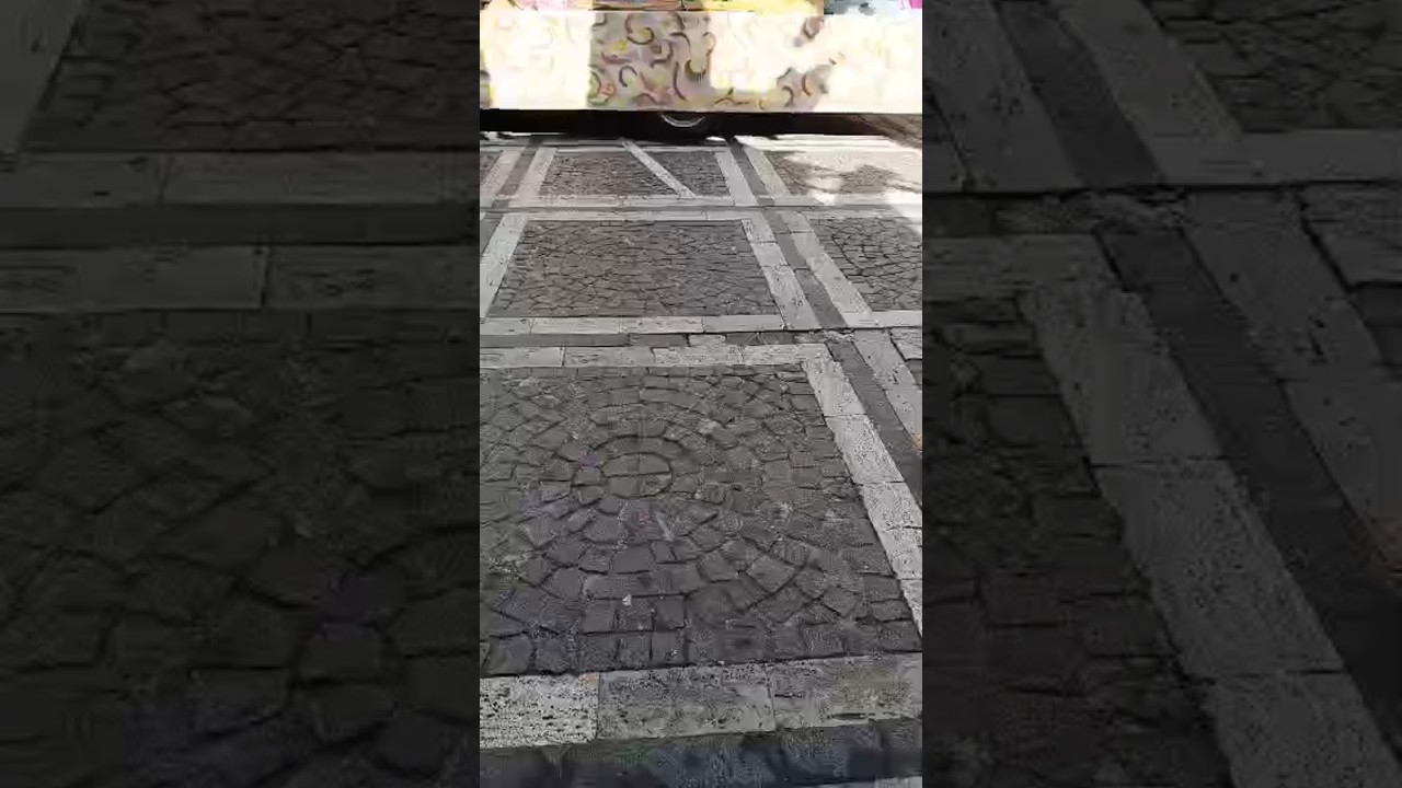 video diviso causa lunghezza (2:19 minuti) VENTO FORTE HA COLPITO I CARRI CAUSANDO DANNI 17 Febbraio