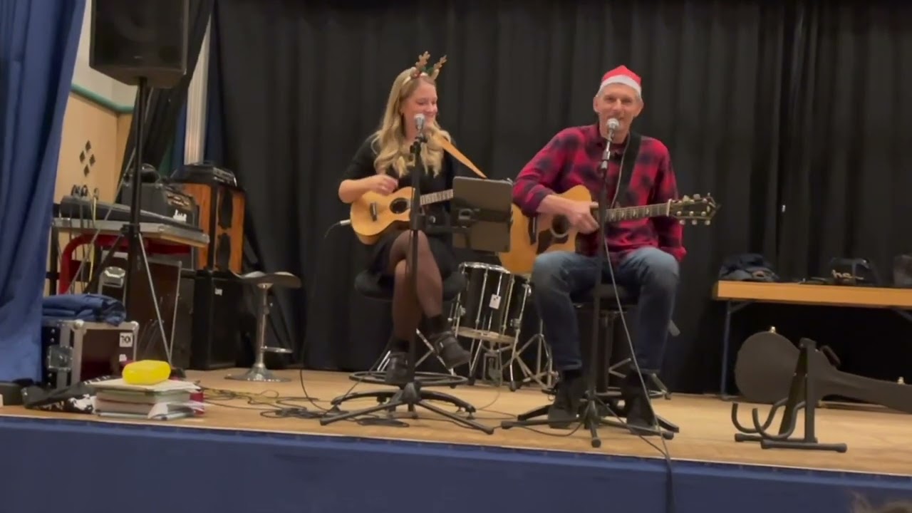 Coverversionen von &bdquo;Alle Jahre wieder&ldquo;, gespielt von Early Bird & Night Owl