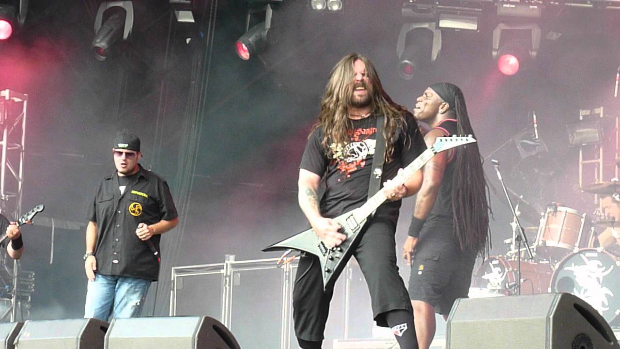 Sepultura feat. Tim 'Ripper' Owens : Territory, live at Bloodstock Festival 2012