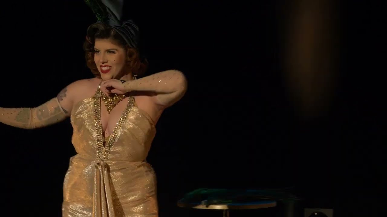 Miss Cherry On Fire - Green Gold Paradise