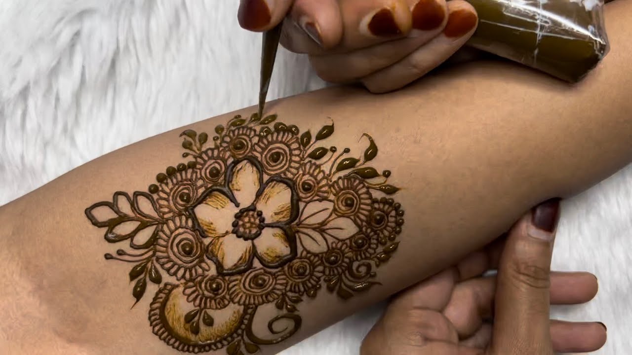 Latest Floral Bridal Design | Front hand Bridal Henna Design