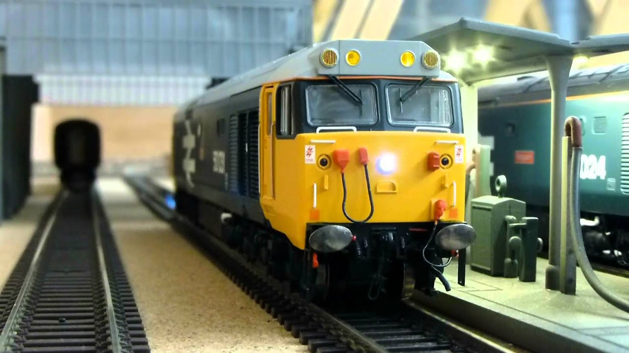 Dean Park Station Video 75 - March Model of the Month 2016