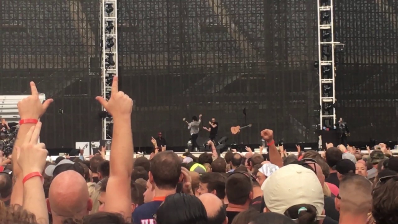 Avenged Sevenfold - Full Live Show @ Soldier Field, Chicago, IL - 06/18/2017