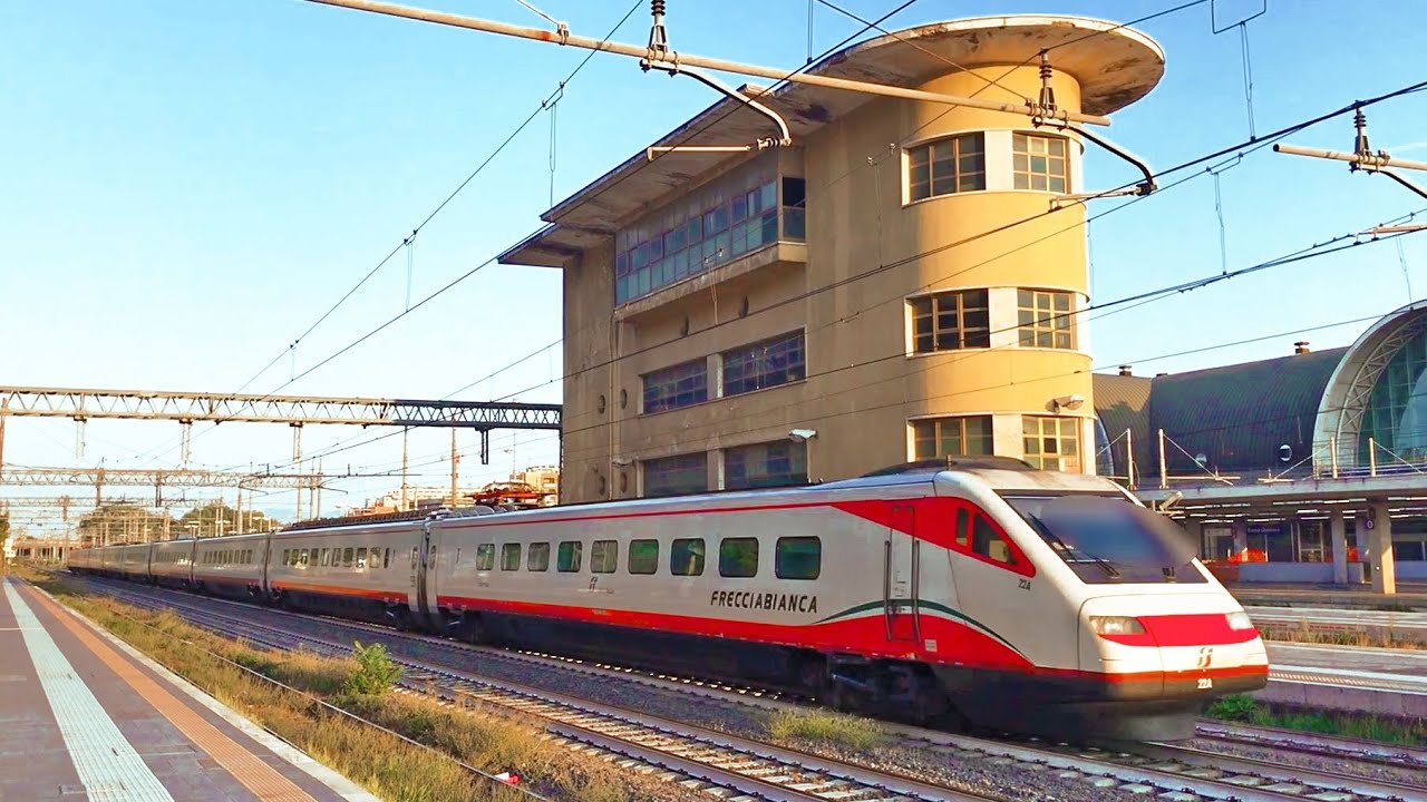 Treno Pendolino FS ETR.460 Frecciabianca Fiat Ferroviaria in transito alla stazione di Roma Ostiense
