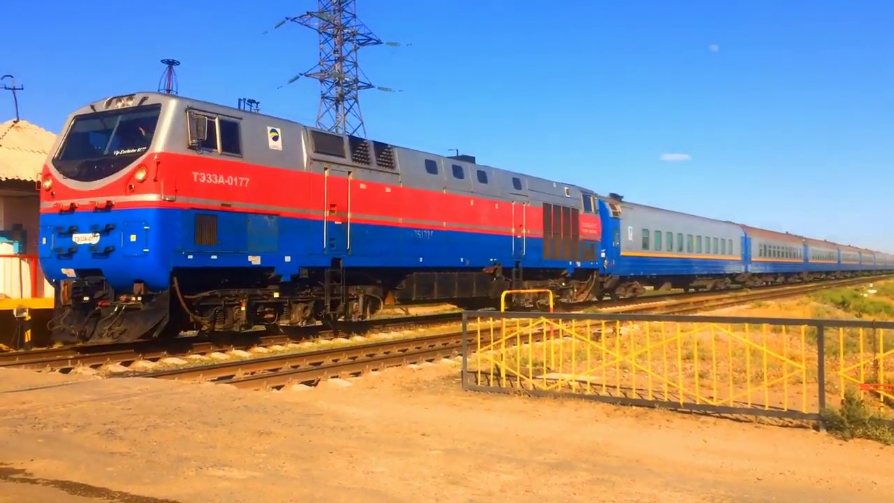 Поезд №77 Алматы-Мангистау. Близ станции Туркестан(Turkestan)