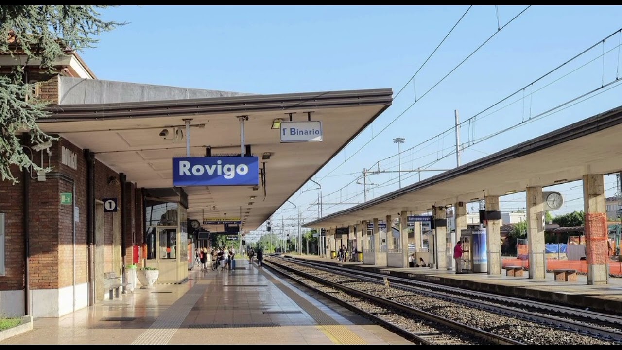 Annunci alla stazione di Rovigo