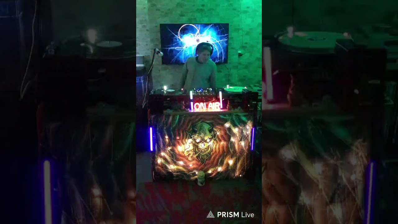 Hardcore rave: Friday biz 