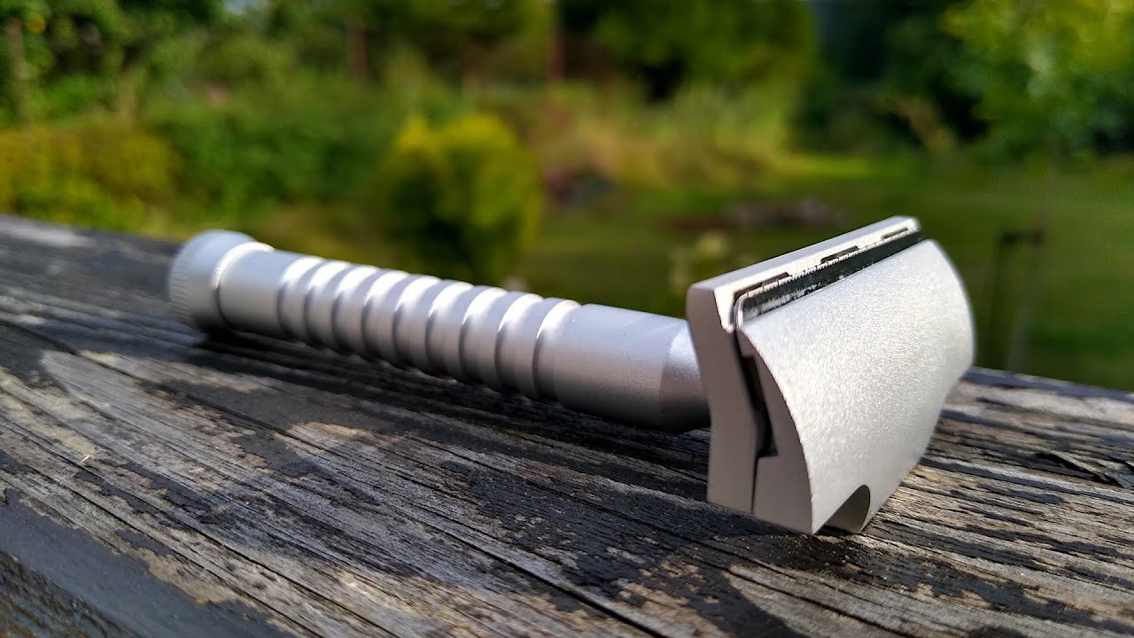 Golenie maszynką RAZOROCK HAWK V2  na ostrza FAC i TOBS SANDALWOOD