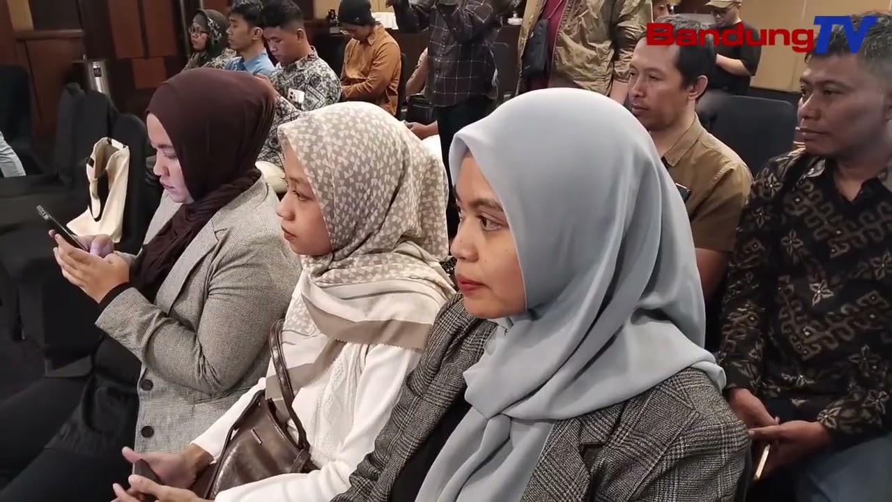 KEPUASAN PUBLIK TERHADAP GUBERNUR JABAR TINGGI,ISU EKONOMI JADI CATATAN