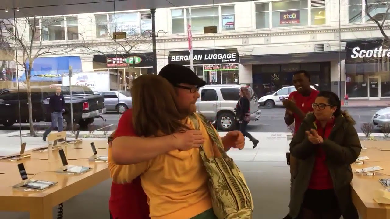 My Apple Store Clap Out