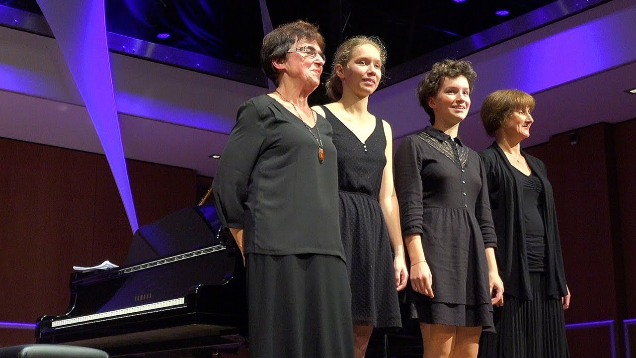 1 Piano 8 Hands 3 Generations