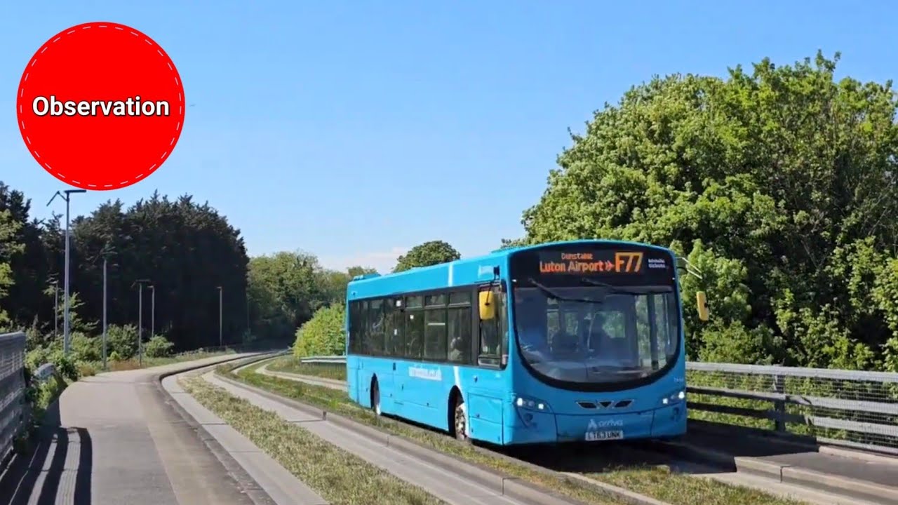 A couple of Arriva Wright Eclipse 2s passing along the guided busway in Luton | May 2025