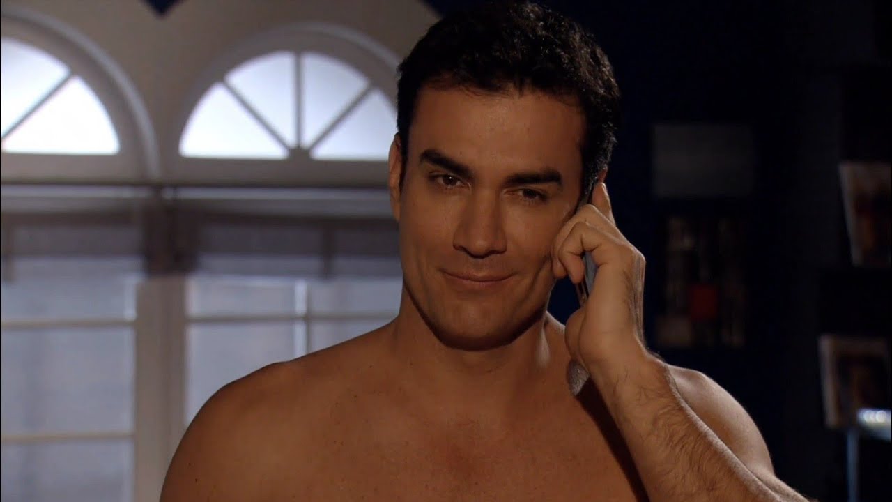 David Zepeda - Shirtless (Sobrevivir a Ti)