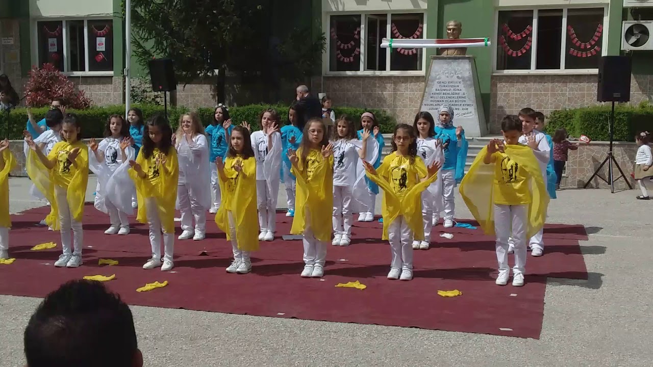 YOLLARDA BULURUM SENİ 23 NİSAN GÖSTERİSİ