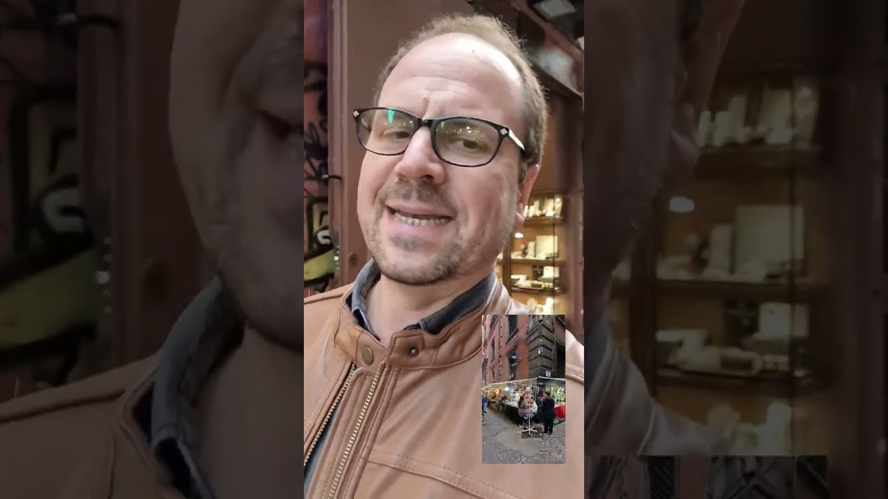 Napoli, passeggiata lungo Spaccanapoli (Via San Biagio dei Librai)