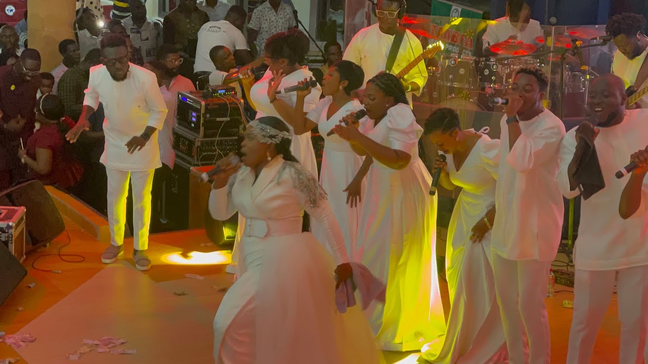 Oheema Mercy performs Ote Me Mu at Tehillah Kumasi