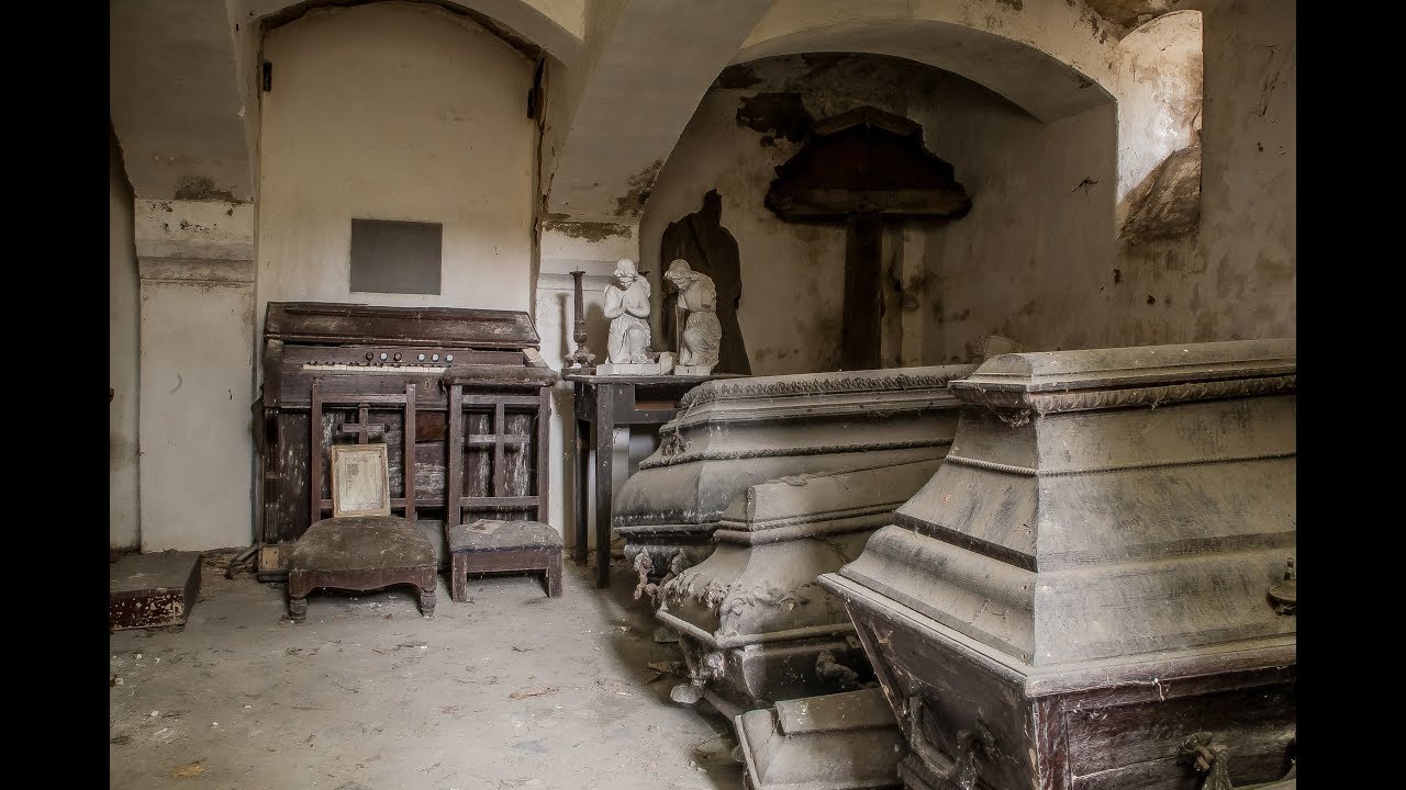 Opuszczona krypta z XIX w.\ Abandoned crypt from XIX century English subtitles