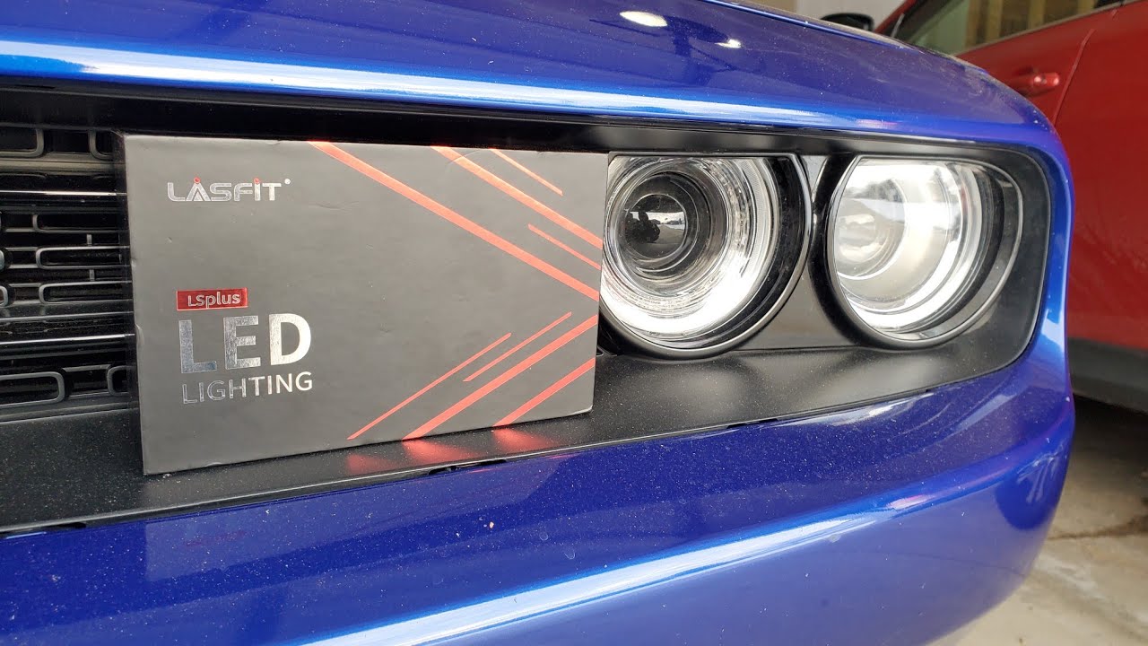 Замена ламп в фарах Dodge Challenger 2019 года