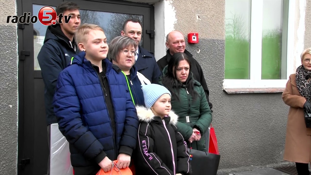 Powitali repatriantów, otworzyli plac zabaw i ulicę