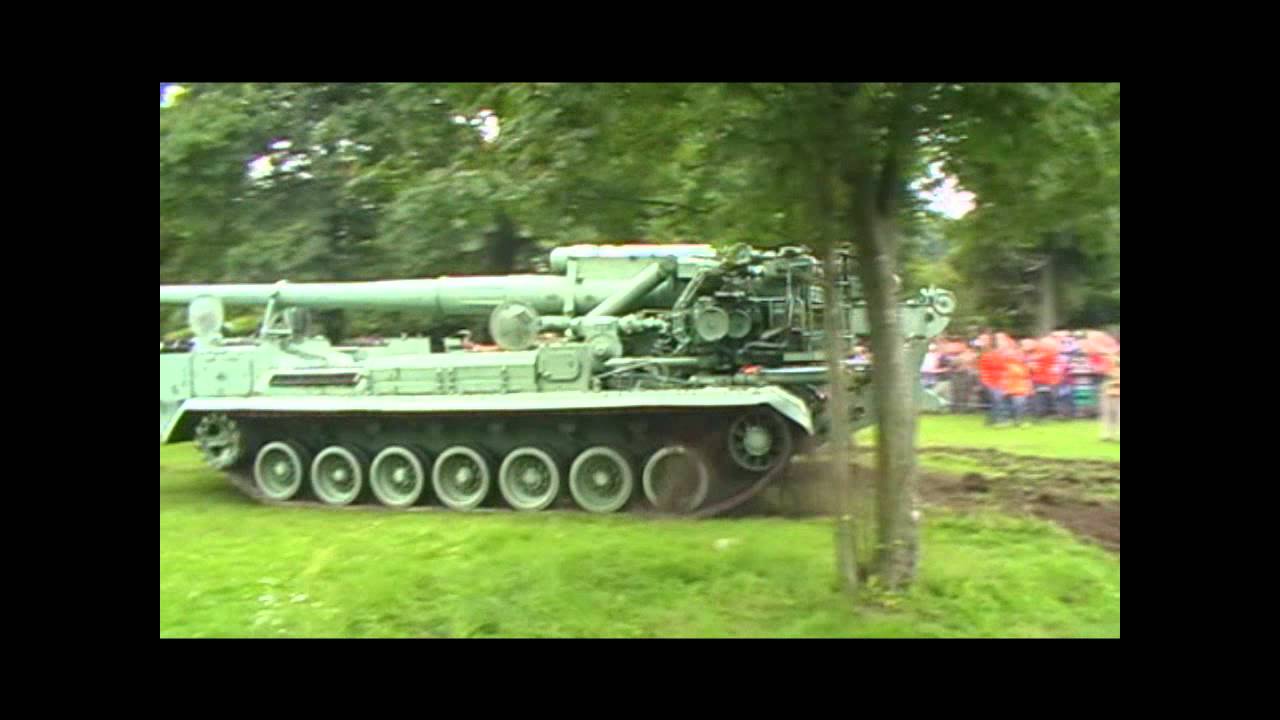 Pokaz działa samobieznego 203 mm 2S7 Pion Strefa Militarna 2013 Podrzecze