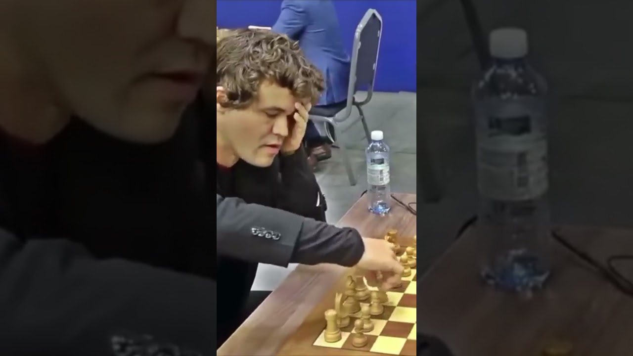 Magnus drinks water with his clock running 😭🤣 #youtube #twitch #chess #gaming