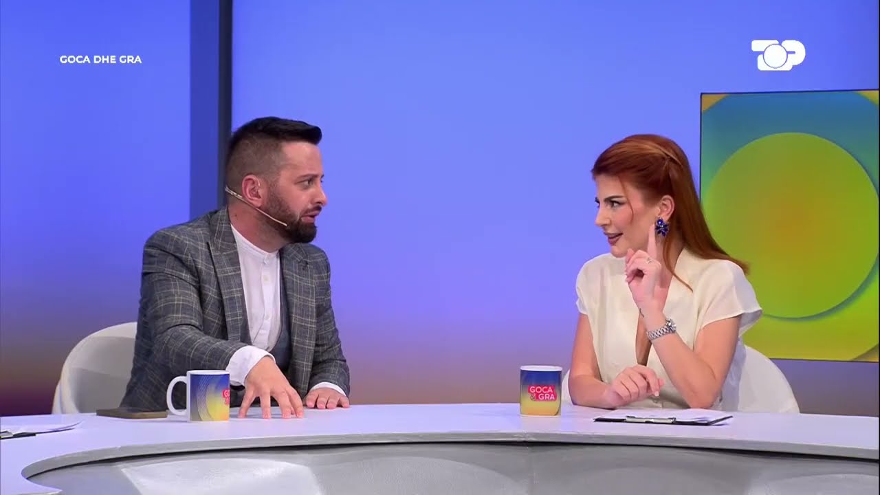 U bë viral me anglishten e tij, Erion Isai me vajzat në studio  - Goca & Gra