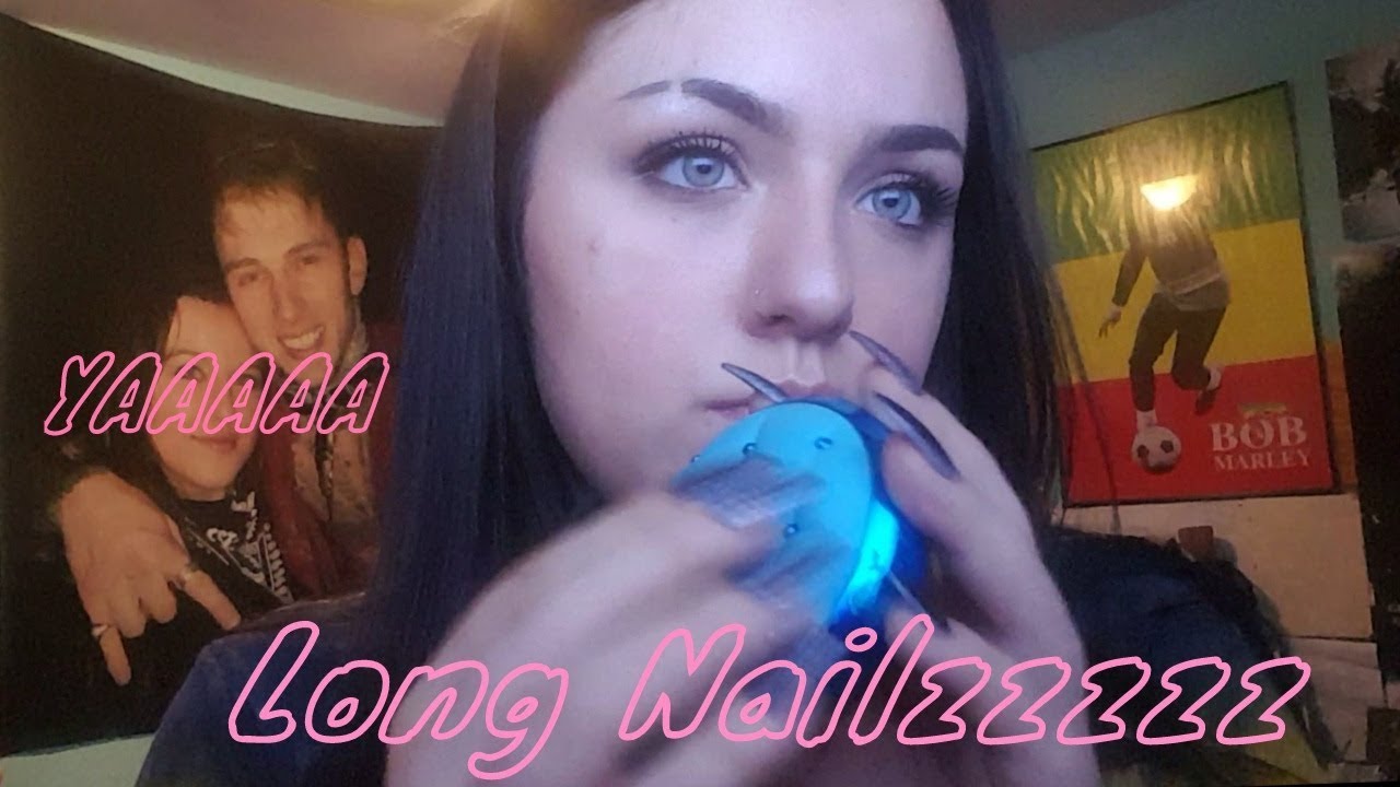 ASMR- Fast Tapping On MakEuPPPP (Long Nails)
