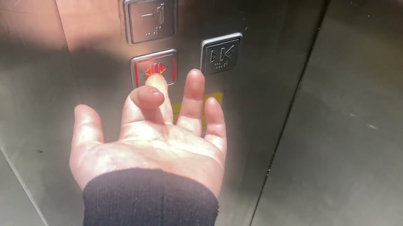 信達廣場第三座大廈Speedy 升降機
