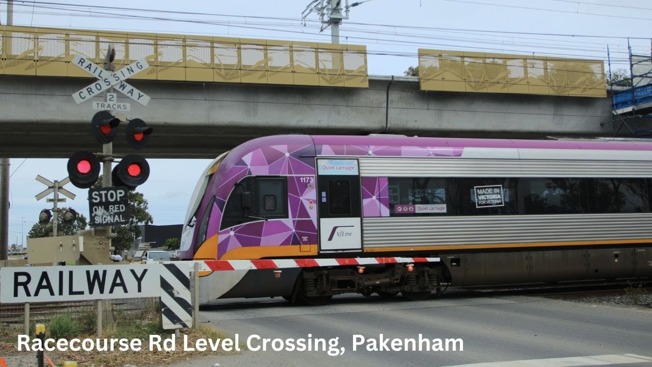 Racecourse Rd Level Crossing, Pakenham - Victorian V/Line Railway Crossing (Removed)