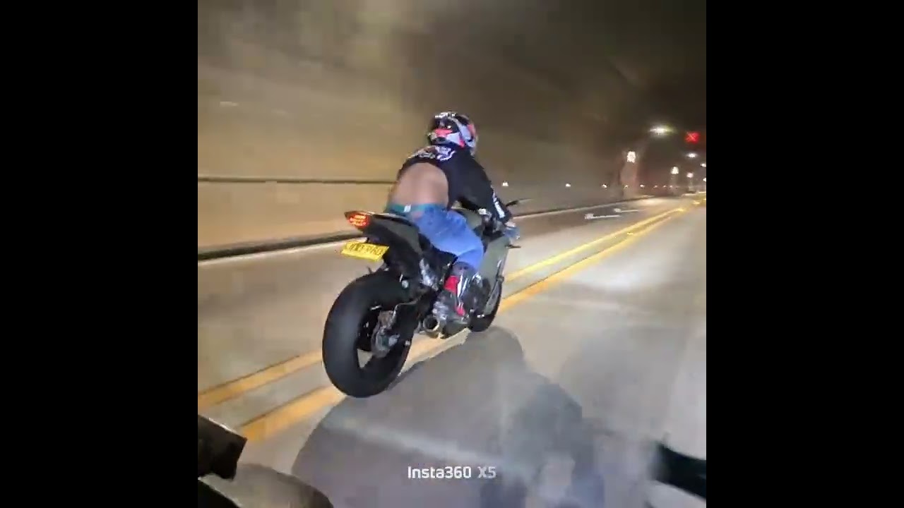 Motos alto cilindraje  pasando túneles hidrosogamoso 