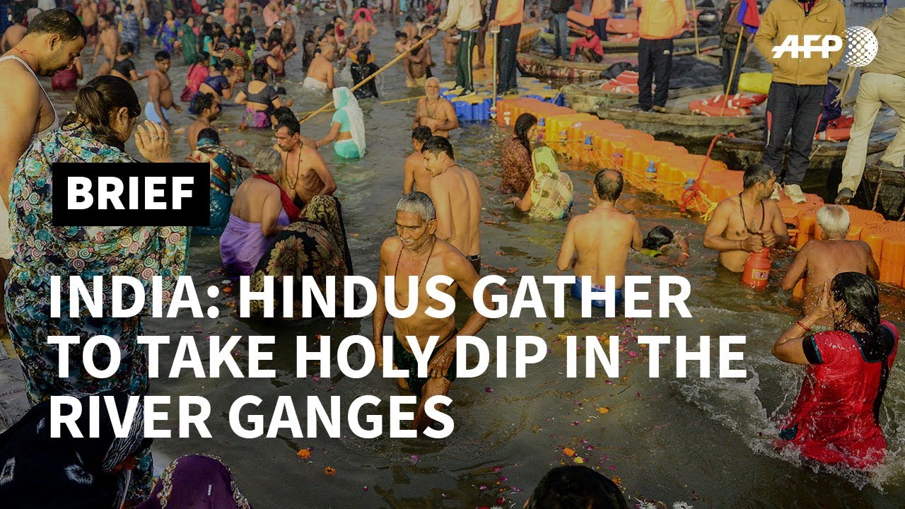 A million Hindus gather to take 'holy dip' in the Ganges | AFP
