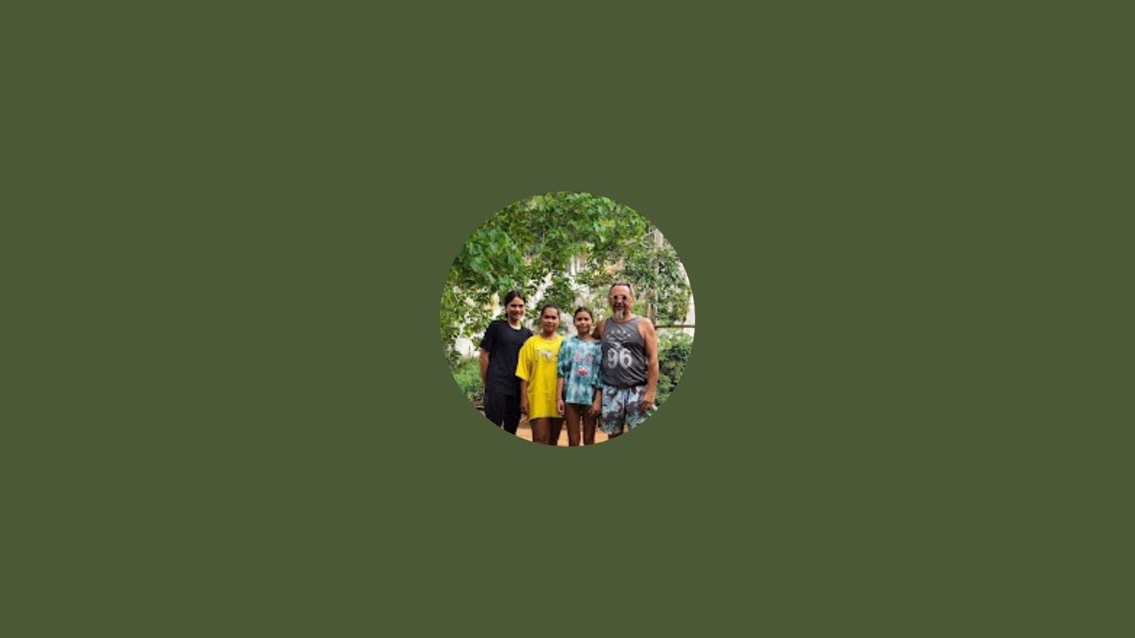 Die Moog Familie Ein bisschen Franken auf Phuket überträgt einen Livestream.