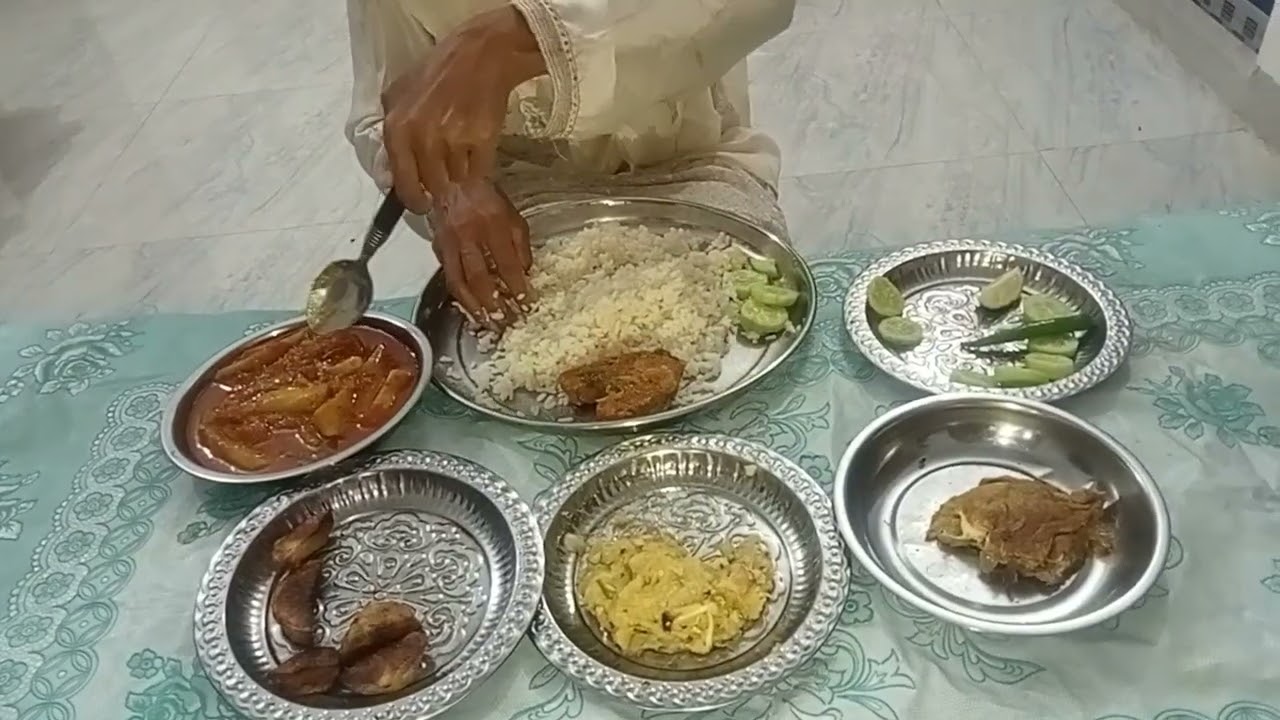 Eating Rice with Telapia mach diye tomatoe Alu, Alu Vaja, Alu vorta, Dim vaja