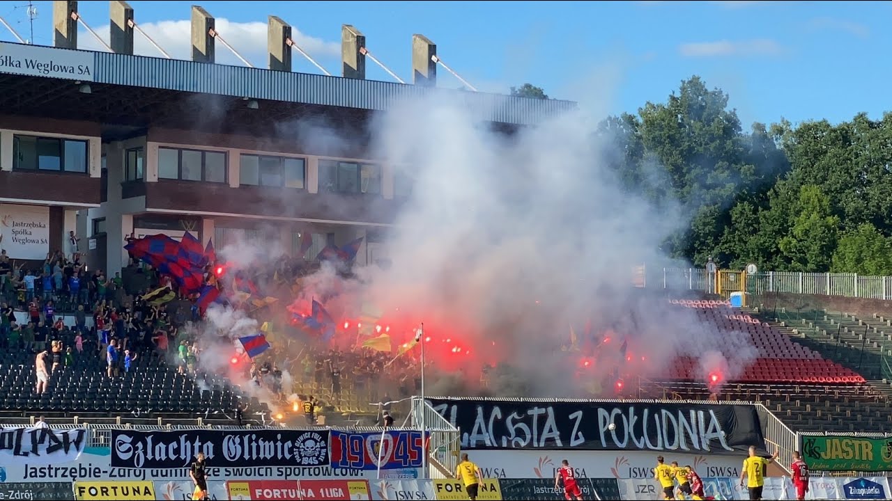 PL: GKS Jastrzębie - Piast Gliwice [pyro]. 2021-07-10