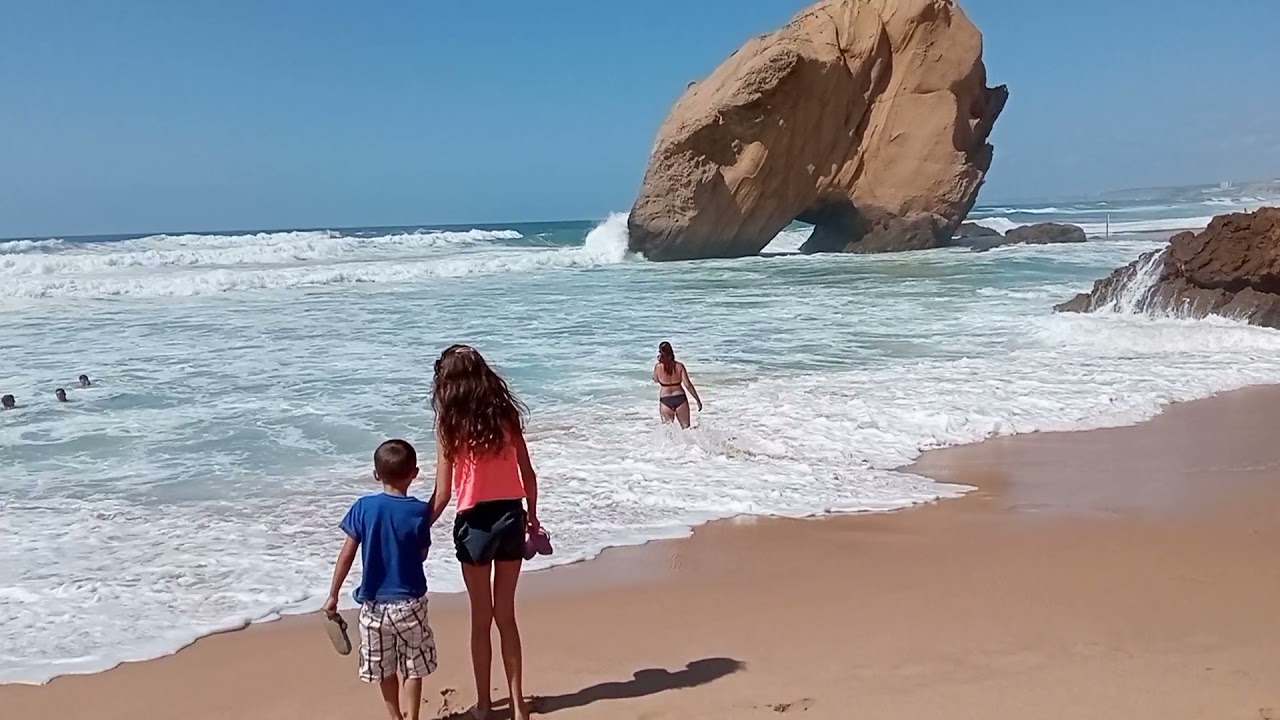 linda praia de santa cruz Portugal 🇵🇹15 minutos de torres Vedras