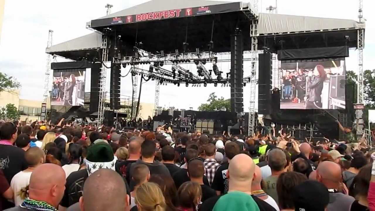 Slash Performs 'Night Train' At Kansas City RockFest 05.12.2012