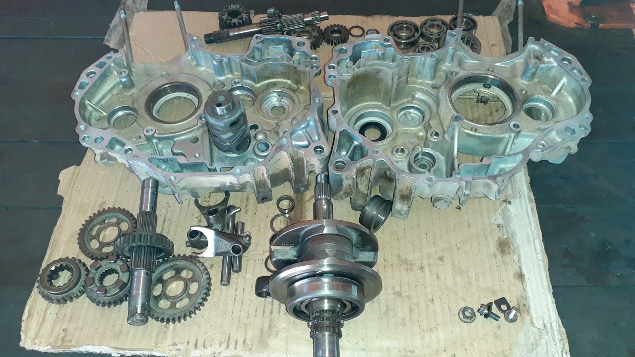 MONTAGEM COMPLETA DO MOTOR  DA TITAN 150 PASSO A PASSO ( Parte 1 )