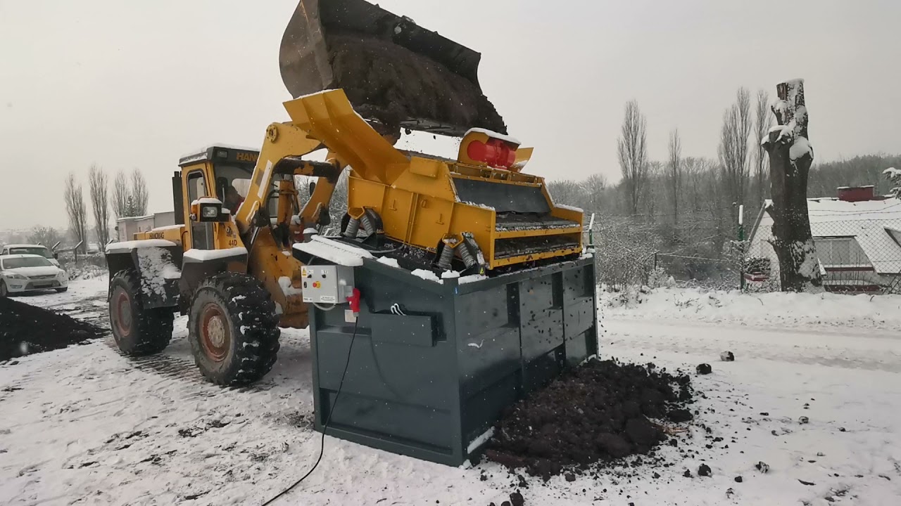 Przesiewacz wibracyjny PWB-40 z powiększonym zasypem. Przesiewacz do ziemi, przesiewacz do gruzu