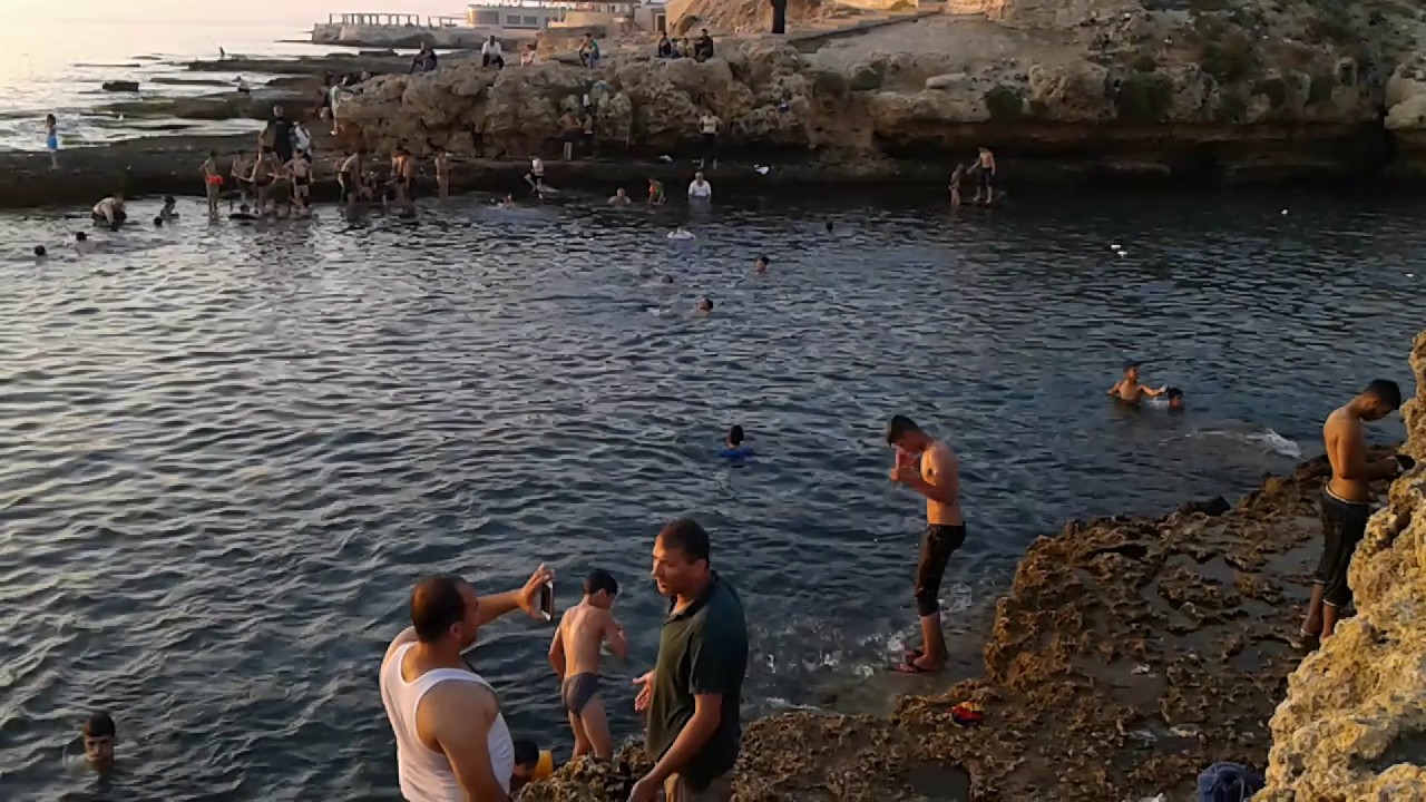 مينة العزي المركز اﻻول لسباحه في جبله