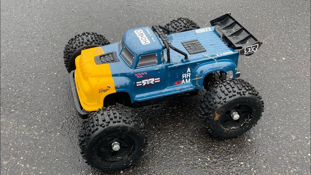 Arrma Notorious V6 Highly Recommended for having fun 🤩 🚨💛💙🦅 #rcfun #rccar #subscribe