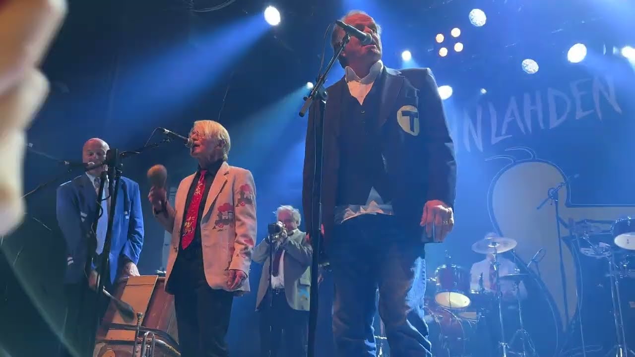 Lapinlahden Linnut 40V | Se ei käy | Tavastia 25.10.2023