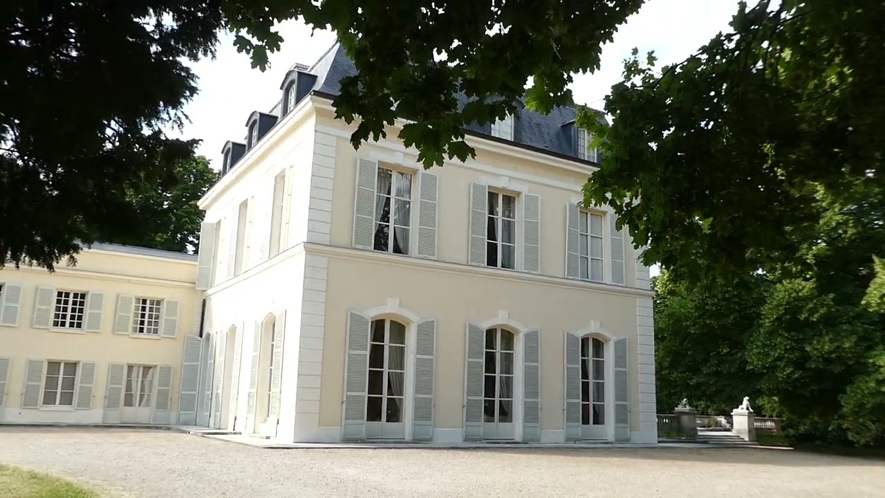 Château de Madame du Barry (1683) Louveciennes 2023