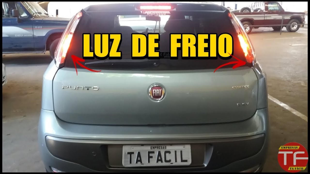 Luz de freio do carro acessa direto.