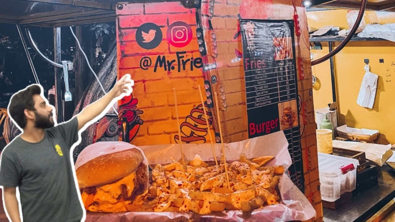 Famous Food Street Burger Mr. Fries Akbar Chowk, Faisalabad   #zingerburger #mirzamunib