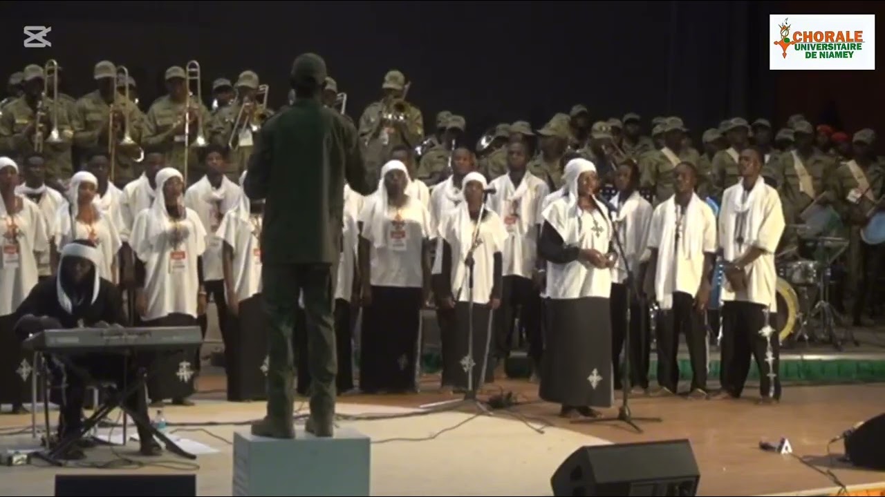 KASAR NIGER _ Par la Chorale Universitaire et les Fanfares des FDS